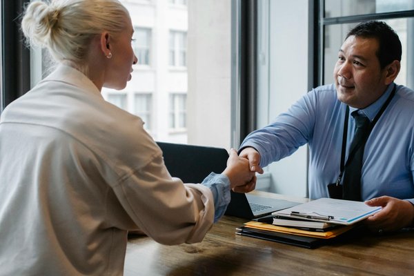 Optimisez votre stratégie de marketing avec une agence de développement web à Paris